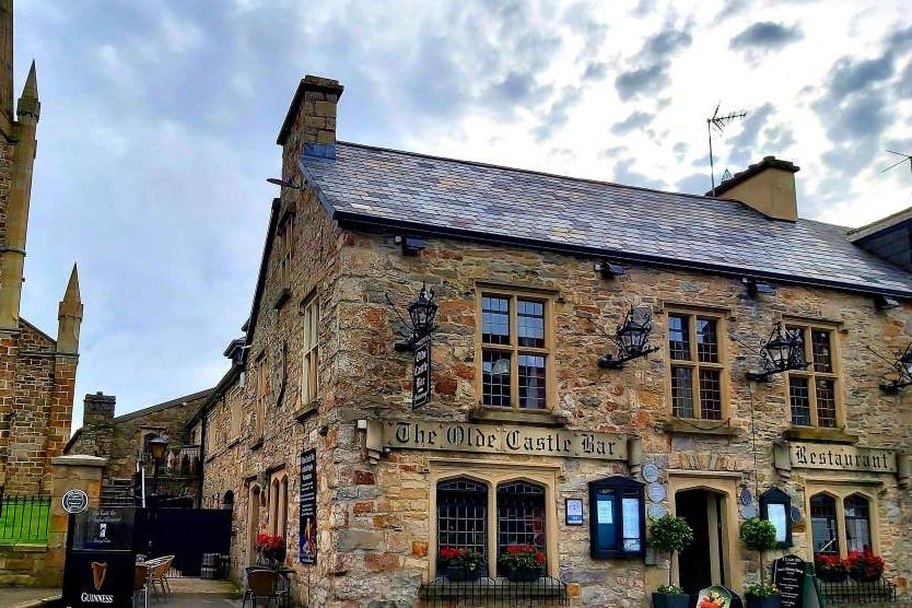 the olde castle bar